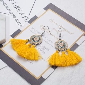 Tassels over here , Tassels over there 🤩